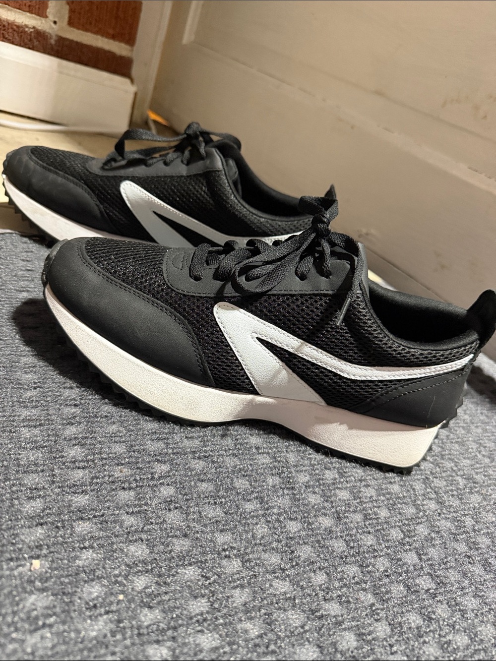Black & White Women's Athletic Sneakers - Lightweight Comfort
